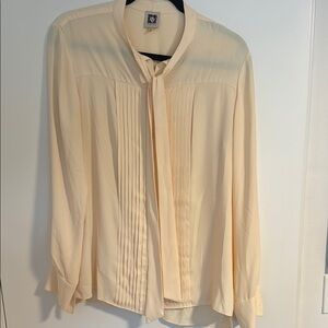 Anne Klein Cream women’s blouse size 12